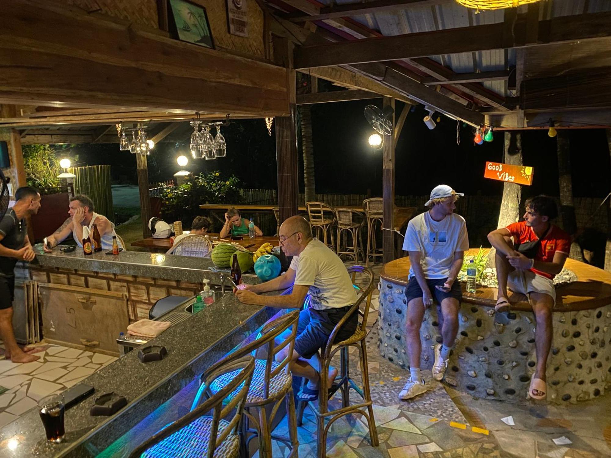 B&R Hostel Nagtabon Bacungan Exterior photo